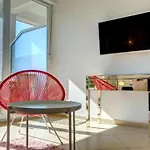 By The Sea Apartman