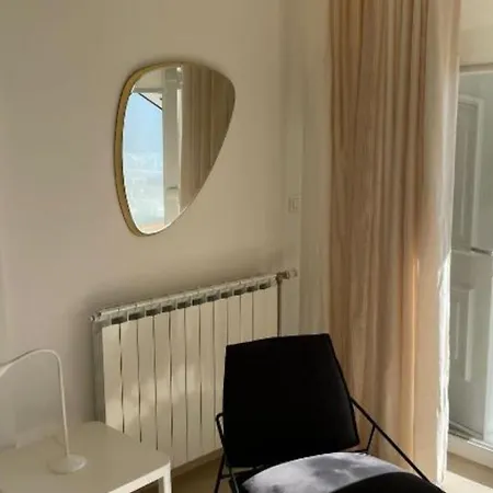 By The Sea Apartman *
