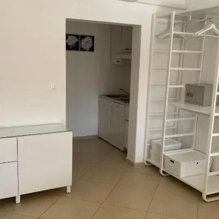 By The Sea Apartment *