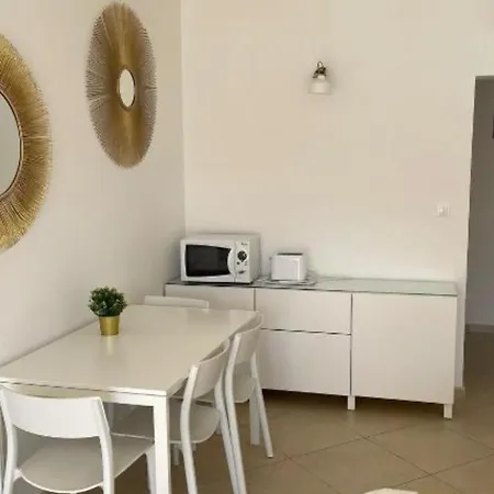 By The Sea Apartman