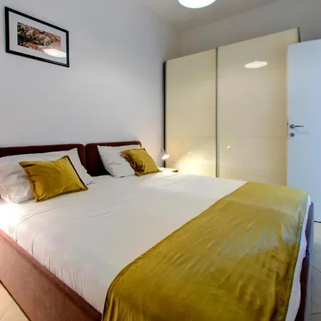 By The Sea Apartment