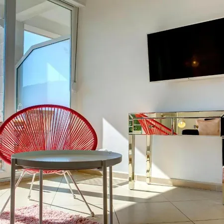 By The Sea Apartment