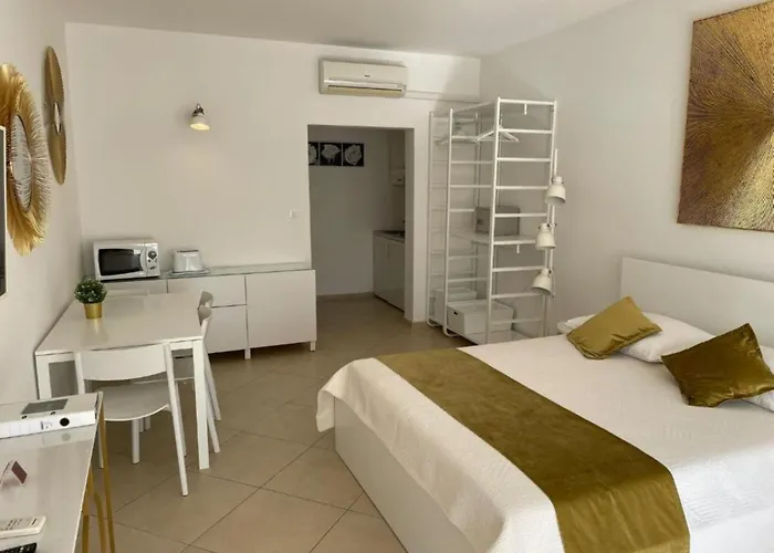 By The Sea Dubrownik