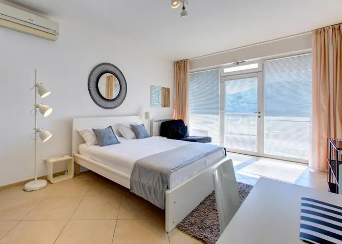 Apartament By The Sea