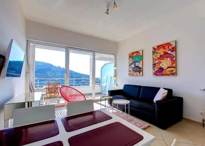 By The Sea Apartament